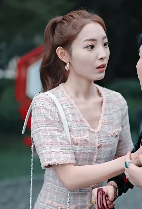 短剧《闪婚后总裁老公又欲又野（100集全）》免费观看